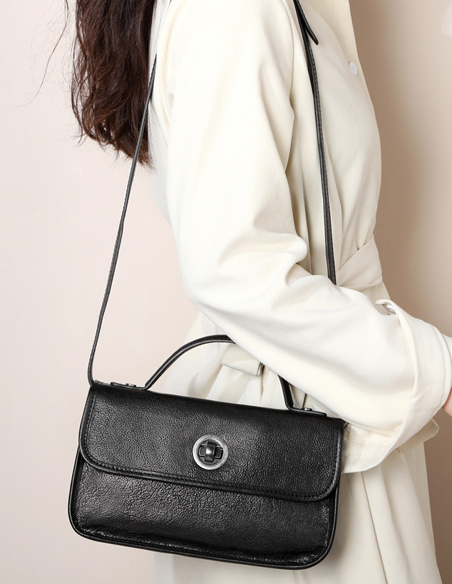 Handmade Leather Bag For Women With Vintage Cowhide Head